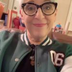 Lisa Lampanelli Instagram - It’s Judgment Wednesday with the Losers with a Dream podcast! What are YOU judging today? — Losers with a Dream podcast available on ITunes, Spotify and YouTube. New episodes every Tuesday at 8 am EST. LINK IN BIO. #recovery #podcast #podcastersofinstagram #podcasters #recoverypodcast #traumarecovery #selfhelp #selfcare #comedy #addiction #funny #selflove #standupcomedy #comedypodcasters Loserville