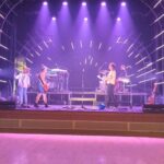 Lisa LeBlanc Instagram – Le summer of love tour commence CE SOIR à St-Eustache pi c’est complet! 💃🕺
S’werra cet été un peu partout au QC, Europe pi NB! 🚐☀️