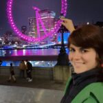 Lisa LeBlanc Instagram - Chiac Tours: Londres. Même si le roi était pas dispo pour un p’tit thé pi des biscuits, on a quand même réussi à se faire du fun. #londres #london #uk #eurotrip #crossstitch #chiac #acadie #bedbugs #tourguide #guinessworldrecordbesttourguideintheworld