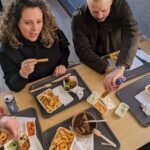 Lisa LeBlanc Instagram - Bedaine pleine de frites pi de boulets. 🍟🧆 Merci Arlon, maintenant on chill à Liège jusqu'à notre show mercredi au @reflektorclub ! Liège, Belgium