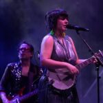 Lisa LeBlanc Instagram - 🙌🏼 La artista canadiense @lisaleblancyo nos ha contagiado toda su energía desde el escenario. Cierran el #DíaRepsol los cartageneros @arde_bogota Cartagena, Región de Murcia, España