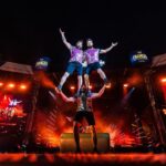 Lisa LeBlanc Instagram - Un mardi pas comme les autres aux Francos avec le @cirquealfonse et une passerelle pour la reine du Chiac disco @lisaleblancyo ❤️‍🔥🪩 📍Scène @bell_francais 📸 @frederiquema & @victordiazlamich Quartier des spectacles, Montréal