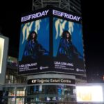 Lisa LeBlanc Instagram - Ma face de pet sur la grousse billboard à Toronto! Thanks @spotify @spotifycanada! 📷 @anniefrancenoel