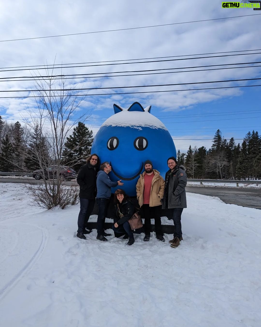 Lisa LeBlanc - 2.5K Likes - Well son of a gun de de tour de fou!!!!
Thank you my beautiful Maritimes for these 2 weeks we'll never forget! ❄️🔥🤘
Merci tout le monde qui sont venus à Edmundston, Fredericton, Rogersville, Moncton pi Halifax.
À @miguellelegere pour le fricot 🐔
📷 @mylenedespres