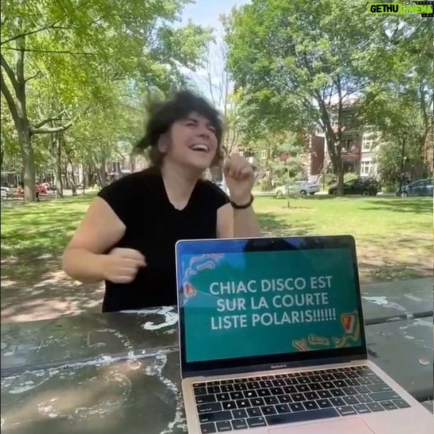 Lisa LeBlanc - 2.5K Likes - 2022, t'étais WILD. Entre le release de Chiac Disco, Bouilli le homard, le retour des shows (après 3 ans de break!) les nouvelles rencontres pi de retrouver la route, ça été une année pas pire magique. Merci de me suivre dans toute ces aventures, bonne année pi on se revoit en 2023!