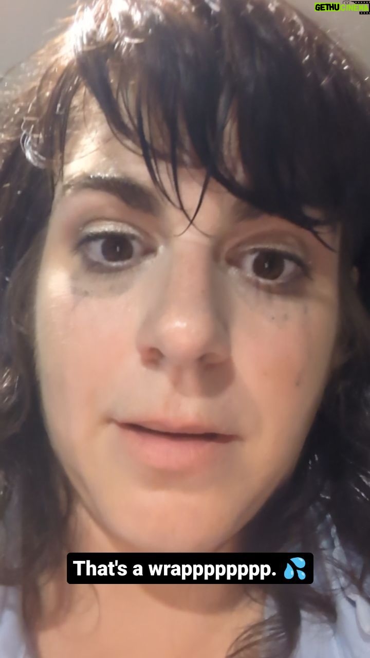 Lisa LeBlanc - 1.3K Likes - MERCI pour cet été de folie! 25 shows plus tard pi 2 tonnes de runny mascara, c'est les vacaaaaances (m'en va me coucher pour un mois, lol jk je vais avoir trop de fomo mais on se comprend.)💃🛌🥳
#postshowglow #settingspray #postworkoutglow #glammakeup #zumba