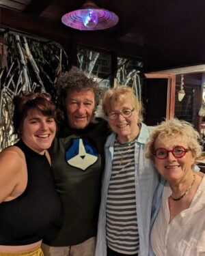 Lisa LeBlanc Instagram - 2023, what a ride toi chose. On a eu la broue dans le toupette! 
Le fait que j'aie reçu l'honneur d'avoir une salle à mon nom à Rogersville, que Ti gars se retrouve à jouer dans Murder Mystery 2 avec Jennifer Aniston pi Adam Sandler (!?!?) qu'on aie fait mon show préféré de tout les temps aux Francos de Montréal, qu'on soit allés 3 fois jouer en Europe et jouer dans des Zéniths pi le lendemain sur une péniche avec Richard Desjardins qui vient chanter Aujourd'hui ma vie c'est d'la marde, de hanger out avec Robert Charlebois pi Edith Butler en Guadeloupe.
72 shows, une shit ton de kms, des avions, toute la rig. Toute ça avec une équipe d'humains exceptionnels pi un public qui donne pi qui donne pi qui redonne.
Merci à tous ceux qui ont faite partie de cette année de fou. Je vous aime et je suis reconnaissante et ti pépére de vous avoir dans ma vie! 
2024, here we come!