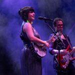 Lisa LeBlanc Instagram - 🙌🏼 La artista canadiense @lisaleblancyo nos ha contagiado toda su energía desde el escenario. Cierran el #DíaRepsol los cartageneros @arde_bogota Cartagena, Región de Murcia, España