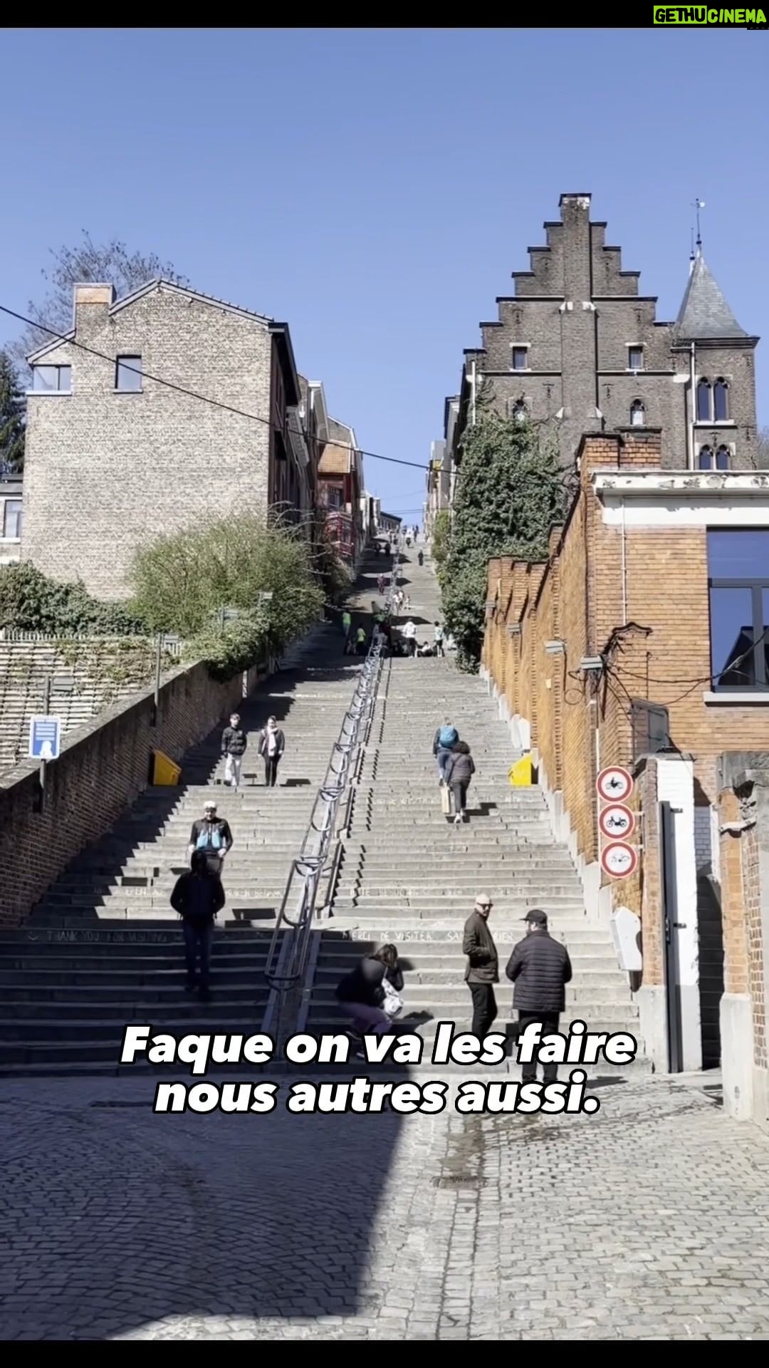 Lisa LeBlanc - 2K Likes - Chiac Tours: Liège. Quand tu te dis que monter 374 steps ça va être une belle activité. Btw, on revient en Europe au mois de juillet et on va jouer aux Francofolies de Spa, à Cartagène en Espagne, Le Val-D’Ajol pi à Plouha en France!
#liege #belgique #chiac #acadie #chuessouflé #eurotrip #bedbugs #backpacking