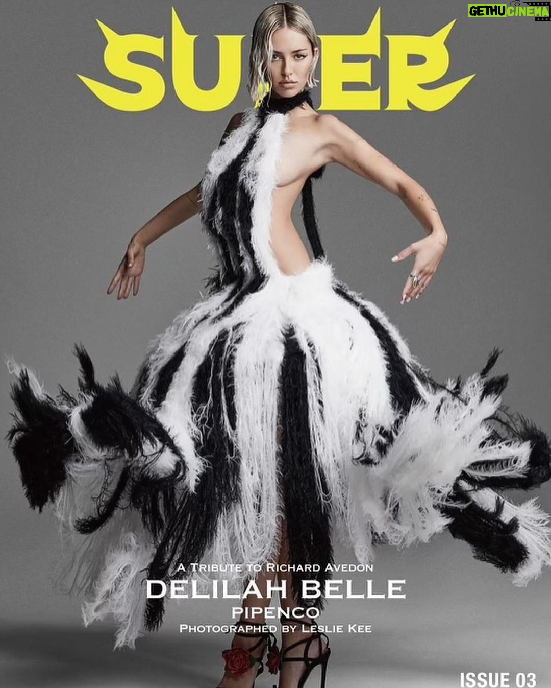Lisa Rinna Instagram - β€οΈDELILAH BELLE @delilahbelle ππΌππΌππΌππΌππΌ β’ Super Magazine issue 3 @supermagazinenyc A Tribute to Richard Avedon Photographed by @lesliekeesuper Styling @starburleigh Hair @shinarima Makeup @charlottewillermakeup #proudmomma