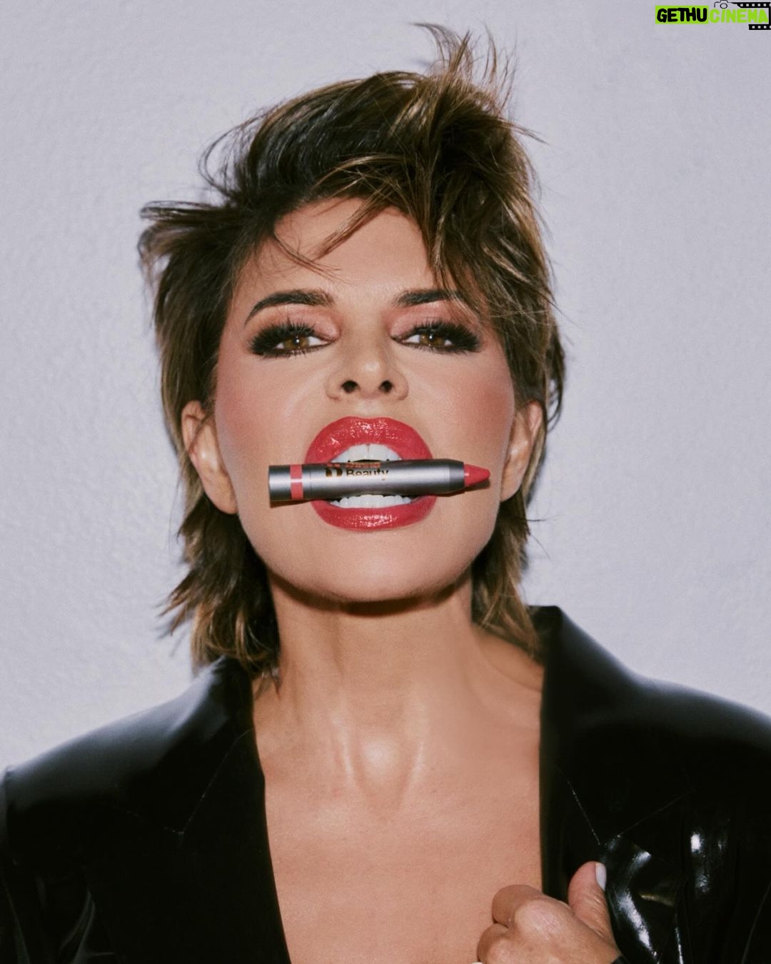 Lisa Rinna Instagram - THICK STICKS. TOMORROW. 💋 RINNABEAUTY.COM @rinnabeauty