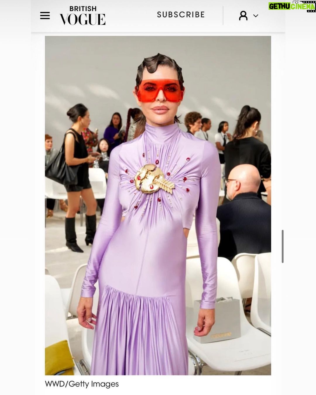 Lisa Rinna Instagram - We love a @britishvogue moment honey. @rabanne #pfw 💋