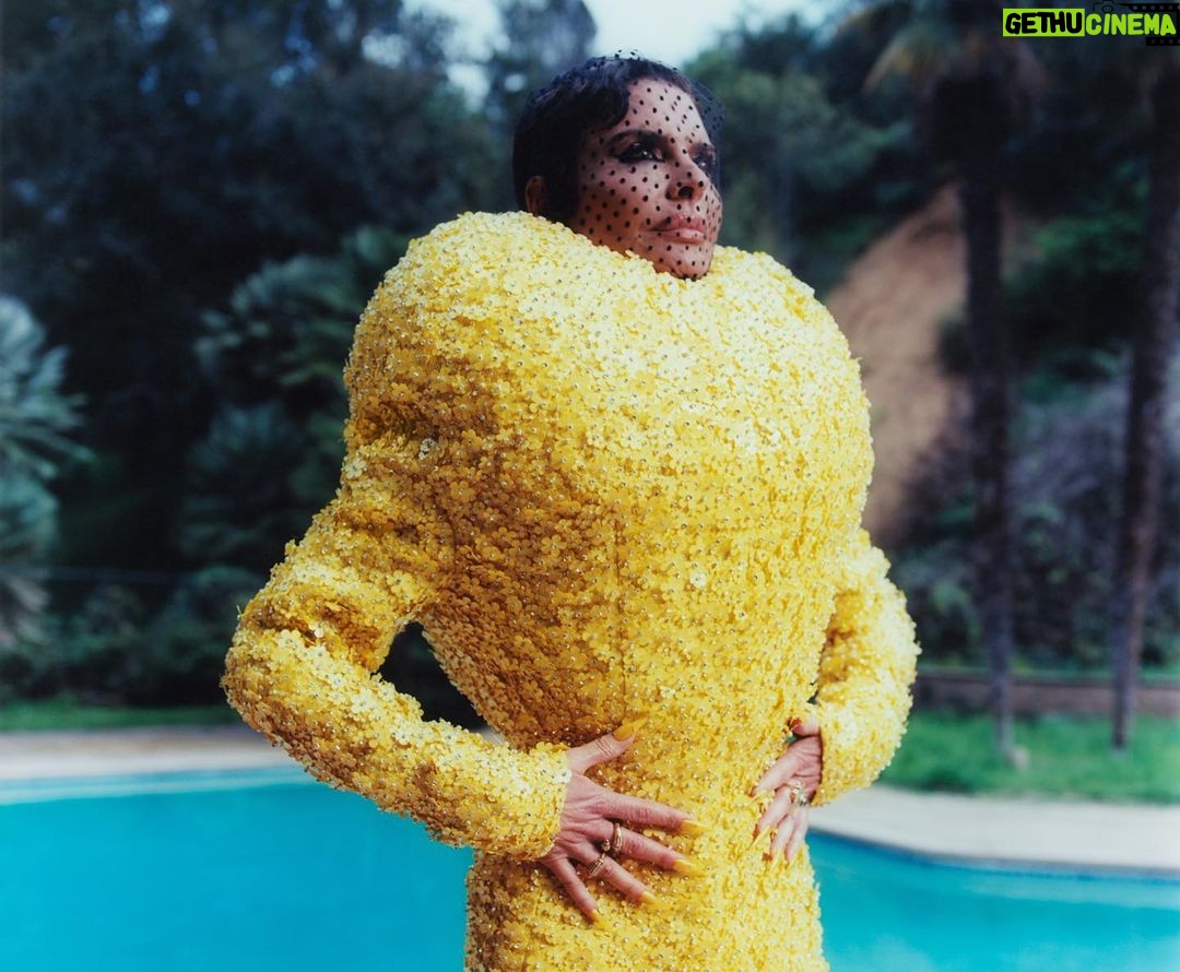 Lisa Rinna Instagram - I love the shoot so much I love @RichardQuinn whom Iām wearing and I love @papermagazine š