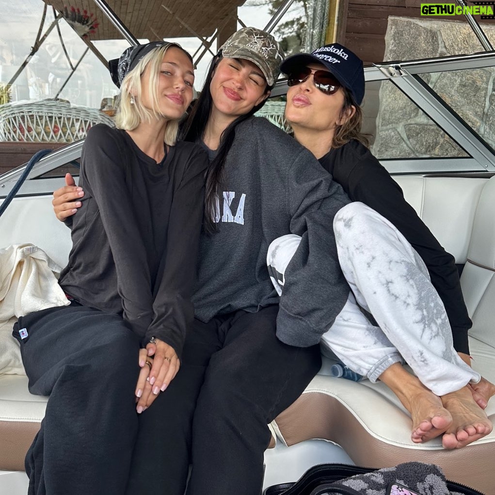 Lisa Rinna Instagram - My favorite people on the planet🌎My heart and soul ❤️