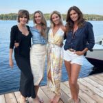 Lisa Rinna Instagram - Bad Bitches to the left Money Bitches to the right You can be both, meet in the middle, dance all night. 🤗 #queensofthelake 🛶🥧🍄🇨🇦🐻💃🏻🌲🥃❣️ Missing you @bensonlyndie ❤️