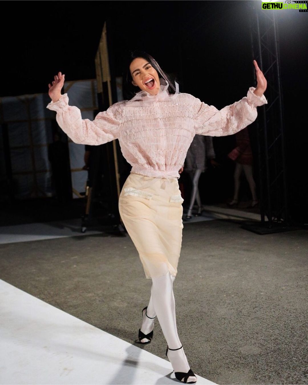 Lisa Rinna Instagram - Amelia Gray❤️Repost from @voguemagazine • Virginie Viard presented a vision of balletcore this morning in the form of @ChanelOfficial’s 2024 Haute Couture collection. Margaret Qually, Actor and Chanel ambassador, opened the show with white tights and a tulle skirt, followed by models including @akonchangkou, @AmeliaGray in Chanel’s staple tweed paired with flowing skirts and tulle detail - the show was closed, as ever, by the Chanel couture bride, @LoliBahiaa. Tap the link in bio to see every look from the runway. Photographed by @styledumonde