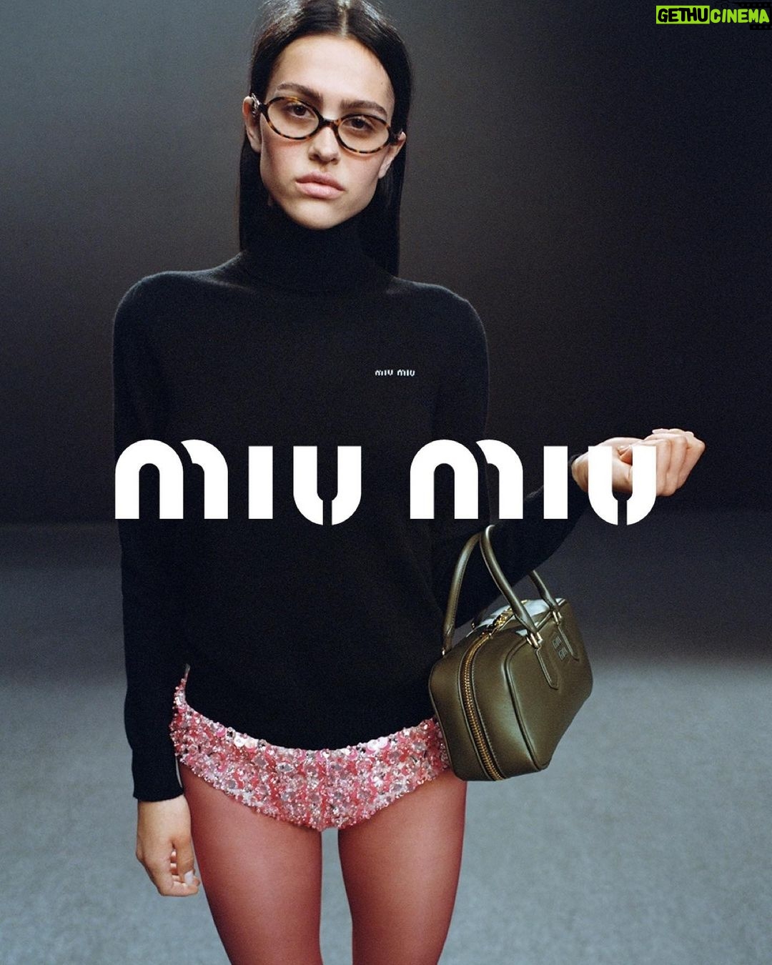 Lisa Rinna Instagram - @AmeliaGray for @MiuMiu Fall/Winter 2023 🎀🌷💞 Photographed by @ZoeGhertner, creative direction by @EdwardQuarmby, styling by @LottaVolkova, and casting by @AshleyBrokaw #AmeliaGray #MiuMiuLIVE #MiuMiuFW23 #MiucciaPrada #TheLionsManagement
