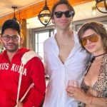 Lisa Rinna Instagram - More 🇨🇦🧚🏻‍♂️😎☮️🌲🛶❤️🍄