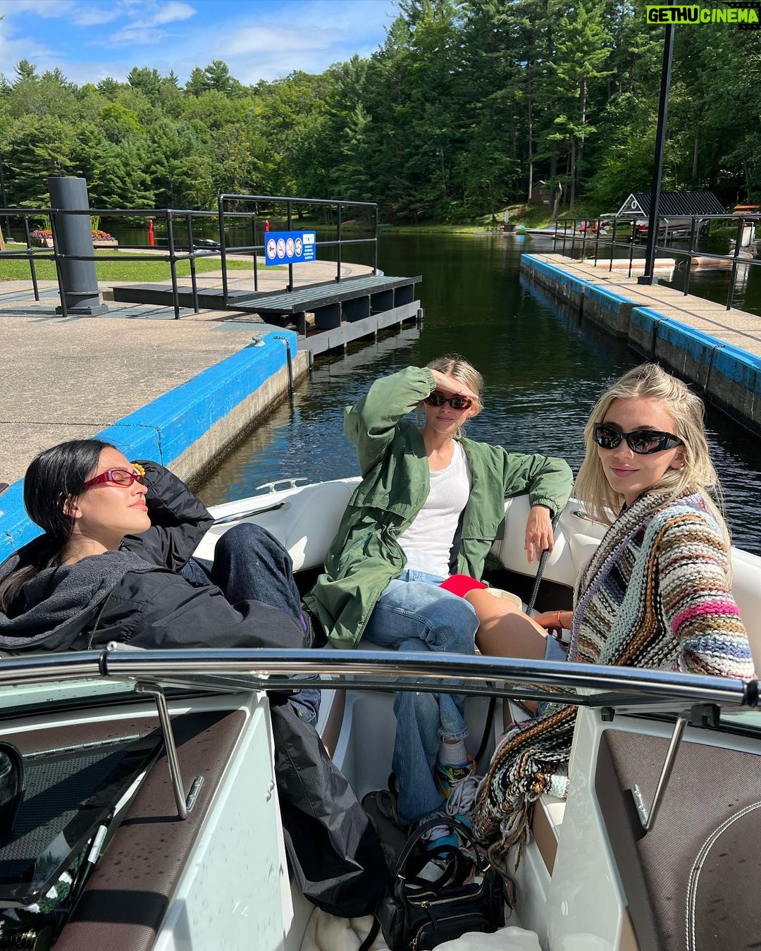 Lisa Rinna - 32.3K Likes - Some Lake Life 2023 🇨🇦