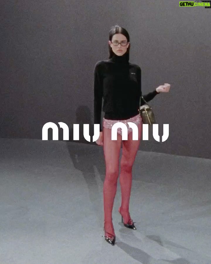 Lisa Rinna Instagram - @AmeliaGray for @MiuMiu Fall/Winter 2023 🎀🌷💞 Photographed by @ZoeGhertner, creative direction by @EdwardQuarmby, styling by @LottaVolkova, and casting by @AshleyBrokaw #AmeliaGray #MiuMiuLIVE #MiuMiuFW23 #MiucciaPrada #TheLionsManagement