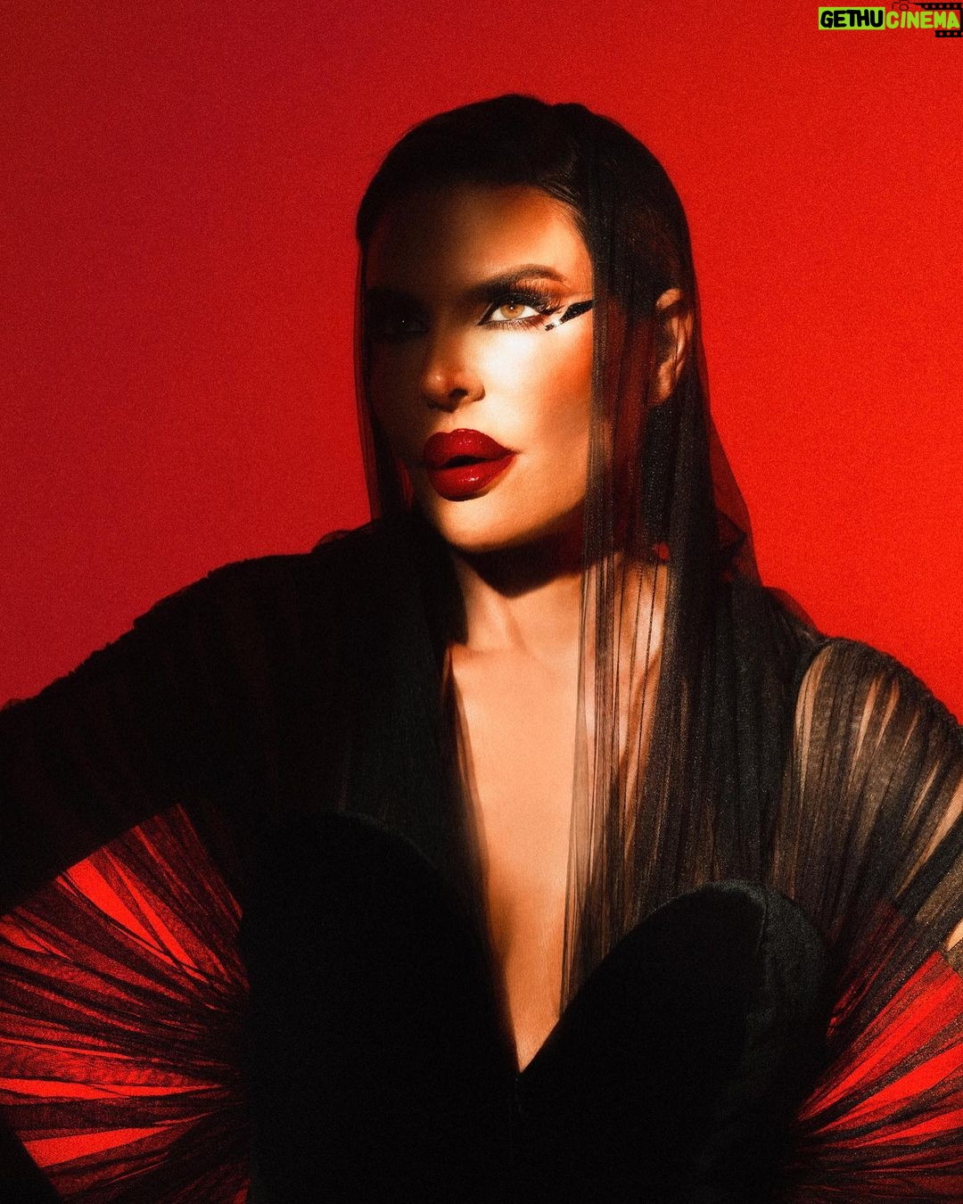 Lisa Rinna Instagram - TV icon @lisarinna continues to keep us entertained and on our toes with her humour and legendary lines. Her recent elevation into the fashion arena is shining a light on a different side - and it’s a side we are here to champion! Talent: Lisa Rinna @lisarinna Photographer: Dana Trippe @trippydana Stylist: Danyul Brown @danyulbrown Makeup: Michael Anthony @manthony783 Hair: Ricky Fraser @rickyfraserhair Stylist assistants: Molly Mundy & Nik Vandalen @mollymundy @vandalen Makeup assistant: Jack Hargreaves @jackofficer Hair assistant: Zach Birch @hairbyzachbirch Editor: Timi Le tonja @timiletonja Interview: Jana Letonja @janaletonja Cover design: Arthur Roeloffzen @arthurroeloffzen