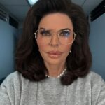 Lisa Rinna Instagram - TONIGHT! The Premiere of SO HELP ME TODD ❤️ MEET JENNIFER GIANOLA Morning Host AM Portland ☀️ @sohelpmecbs 9pm @cbstv and streaming on @paramountplus