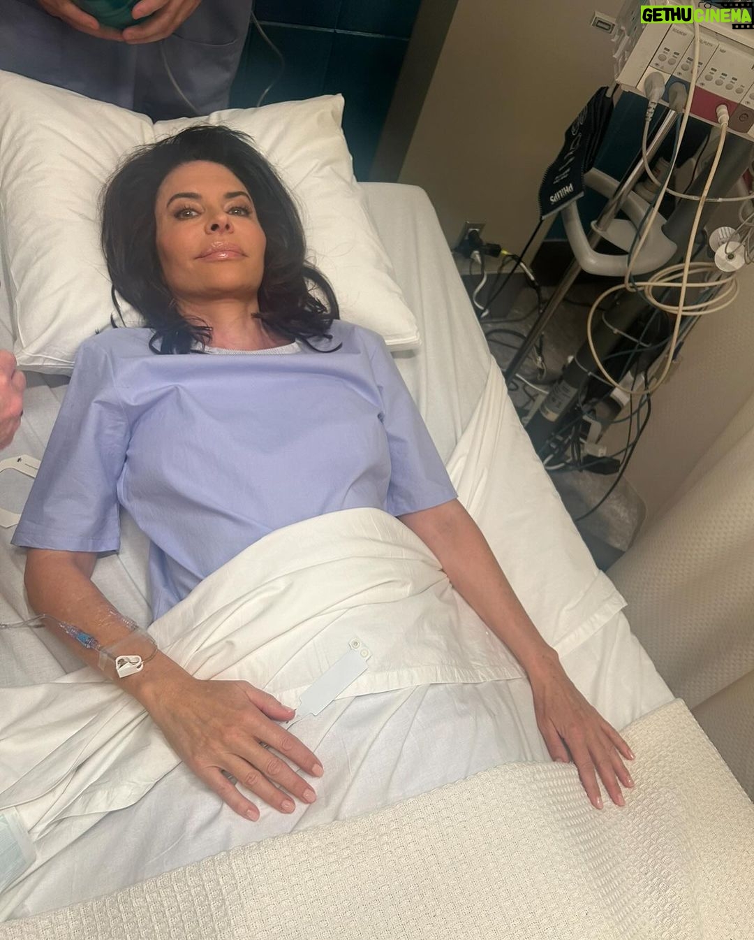 Lisa Rinna Instagram - TONIGHT! The Premiere of SO HELP ME TODD ❤️ MEET JENNIFER GIANOLA Morning Host AM Portland ☀️ @sohelpmecbs 9pm @cbstv and streaming on @paramountplus