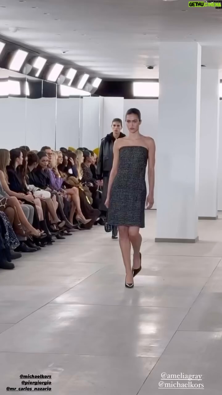 Lisa Rinna Instagram - Baby’s first @michaelkors show!!!! Go @ameliagray ❤️ #nyfw #proudmom