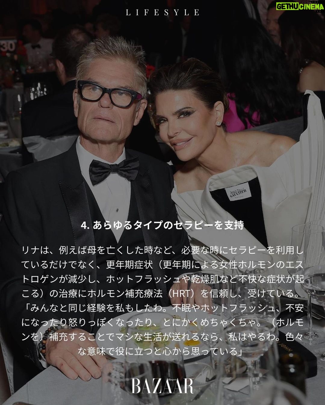Lisa Rinna Instagram - Repost from @harpersbazaarjapan • 60歳で雑誌の表紙を飾ったり、ビジネスの成功、飾らずにさらけ出すInstagramが人気の俳優リサ・リナは、確実に今を生き抜いている女性だ。今がルックスも気分もベストだと話す彼女が心がけていることとは? 詳細は『ハーパーズ バザー』公式サイトの記事からチェック🔗 📱 『ハーパーズ バザー(@harpersbazaarjapan)』はスタイルを持つ女性をエンパワーするファッション、ビューティ、ライフスタイル情報を発信中。ぜひフォローして🤍 PHOTOS : GETTY IMAGES #HBJ_other #HarpersBAZAARjapan #HarpersBAZAAR #ハーパーズバザー #60代 #60代ファッション #50代 #名言 #美容 #アンチエイジング #リサリナ #ダイエット #lisarinna #パワーウーマン