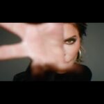 Lisa Rinna Instagram - I love this song (not the original song we did this to, but bam it worked) @rinnabeauty 💋💋💋 #remix