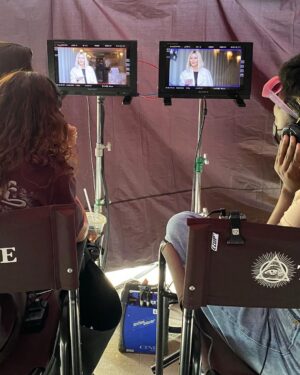Lisette Olivera Instagram - Here’s some gems from set before we get into episode 3 of @disneynt 🫶☺️