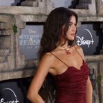 Lisette Olivera Instagram - i’m at a loss for words. @disneynt premiere at @elcapitanthtre was a dream, and i’m so excited to share Jess with you all on Dec 14 on @disneyplus. shout out to my NT family. i feel so humbled to be standing next to such an incredible group of talent. 💛✨