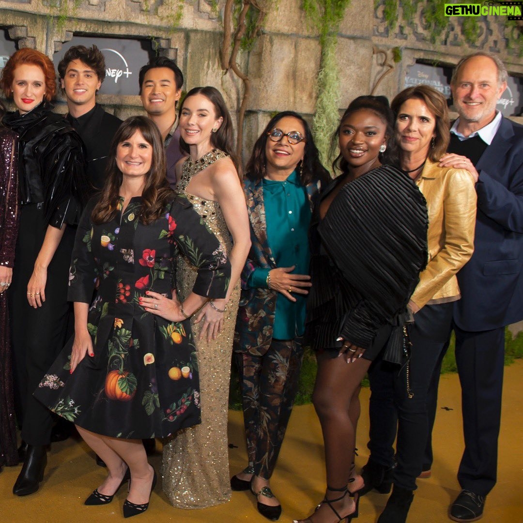 Lisette Olivera Instagram - i’m at a loss for words. @disneynt premiere at @elcapitanthtre was a dream, and i’m so excited to share Jess with you all on Dec 14 on @disneyplus. shout out to my NT family. i feel so humbled to be standing next to such an incredible group of talent. 💛✨