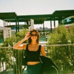 Lisette Olivera Instagram - April showers bring May flowers 💐