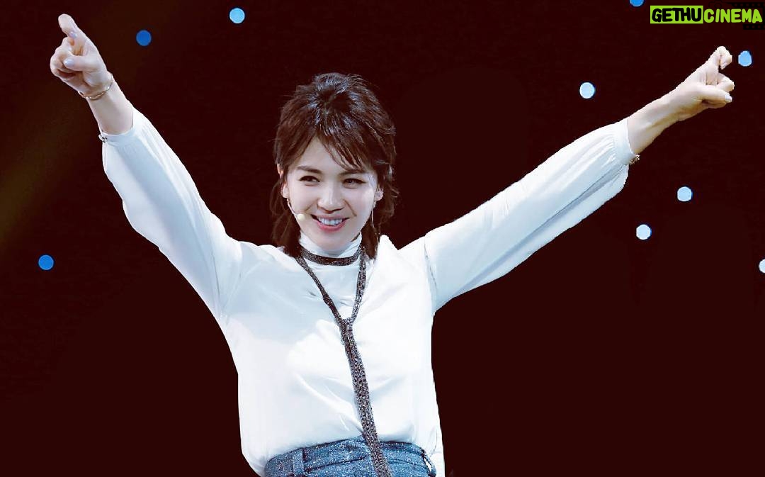 Liu Tao - 1.2K Likes -