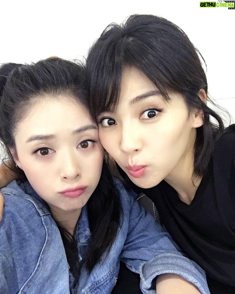 Liu Tao - 0.9K Likes -