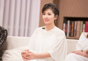Liu Tao Instagram - 年轻就是要倾城绽放。
今晚21:08 北京卫视 #跨界歌王 我们一起感受跨界歌王的魅力！