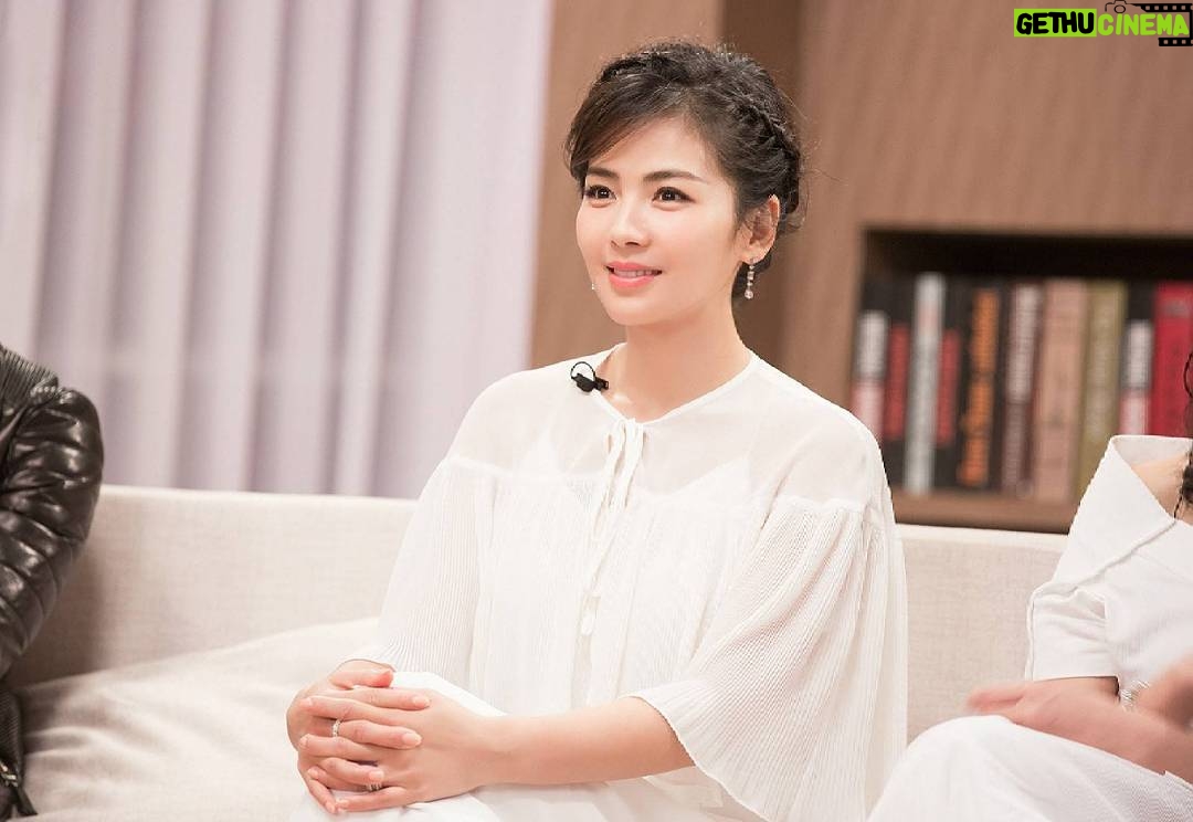 Liu Tao - 497 Likes - 年轻就是要倾城绽放。
今晚21:08 北京卫视 #跨界歌王 我们一起感受跨界歌王的魅力!
