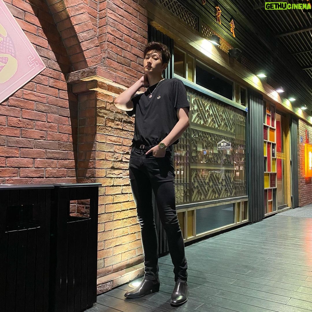 Liu Te Instagram - long time no see😎#YSL#SaintLaurent#Dior#Hermes#Rolex