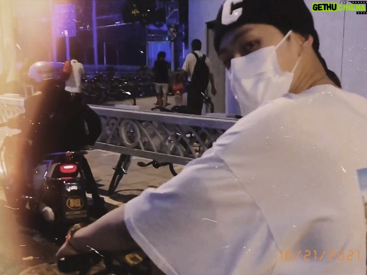 Liu Te - 51.5K Likes - Oneday in Shanghai.🌃