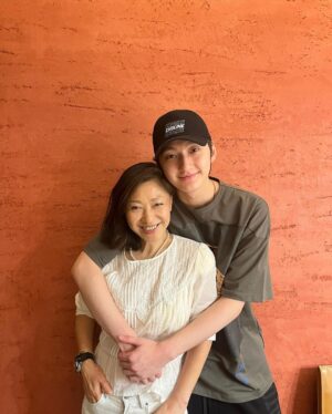 Liu Te Instagram - Happy Mother’s Day!!🤪