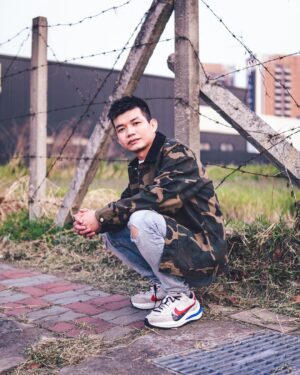 Liu Yu Kai Instagram - 相信很多人都一定知道這句話！有人喜歡你，一定也有人討厭你，我直播偶爾會受一些莫名的批評，但希望你們不要隨便批評任何人，有時候你認為別人的努力別人的幸運，真的都是人家背後努力很久才發出來的一點光！我覺得這個社會很不欠缺的就是亂批評的人。多點善良多點溫暖，這個世界會不一樣！﻿