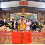 Liu Yu Kai Instagram - 民雄鬼屋準備要來囉 自己不敢看鬼片 然後接了民雄鬼屋的演出 這次的角色對我來說真的是很大的挑戰 到時候你們就知道了～ 只能說真的超期待的啦 大家都超棒的！超期待🙌🏻 @cheryllovel0ve #沛小嵐 @hsia5388 @wil_entertain @princess_tunggggg #民雄鬼屋 #票房大賣 #拍攝順利