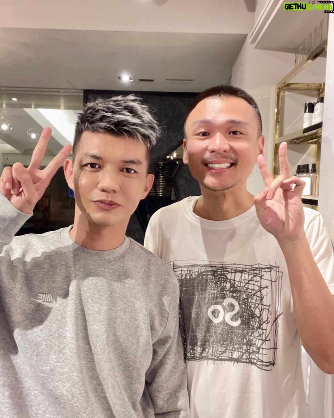 Liu Yu Kai Instagram - 剪這樣如何呢 好喜歡這次新髮型 🤔 謝謝神之手 @actomlee 讓我又重新愛上自己一次 