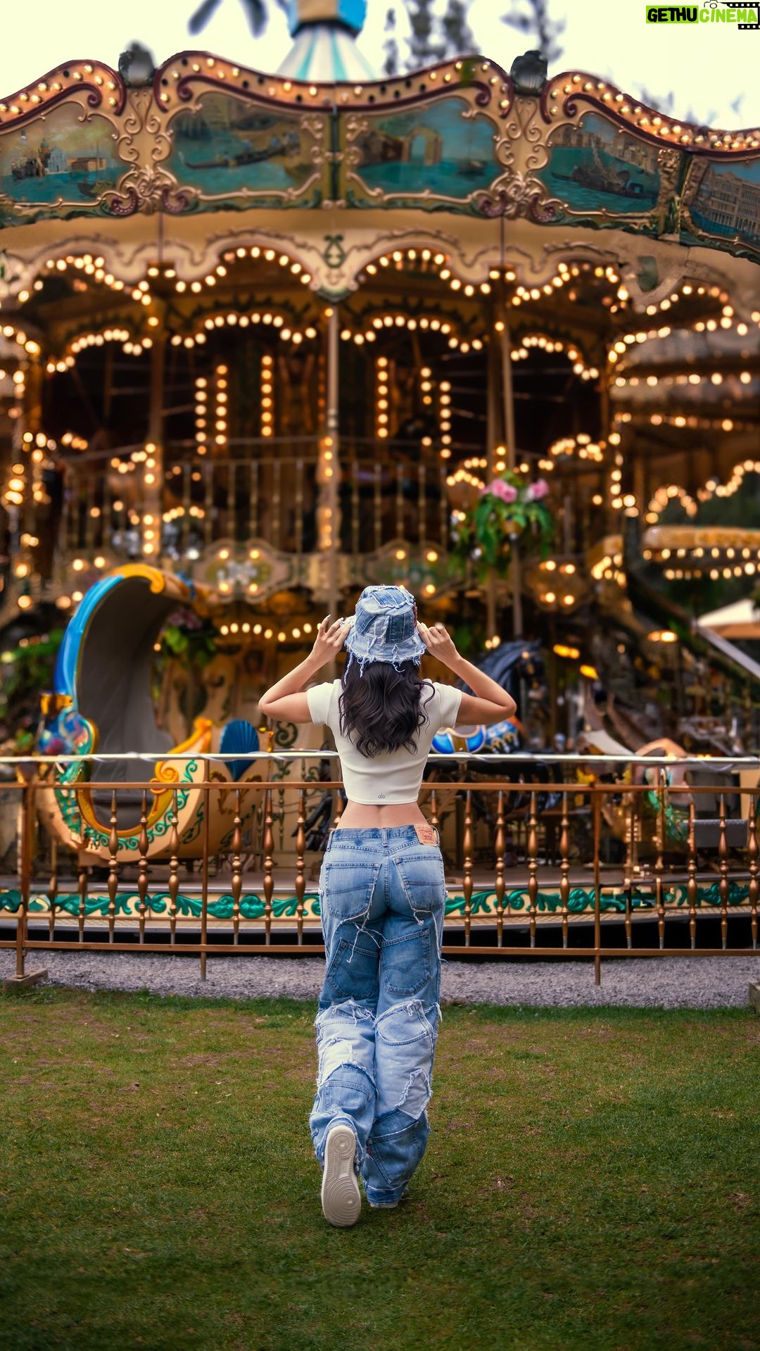 Livia Brito Pestana Instagram - 🎠🦄🦋🐛 . Este fin de semana quisiera salir nuevamente a @valquirico, es un lugar hermoso fuera de la CDMX. ¿Ustedes saldrán de la ciudad este fin o qué harán? Los leo👀