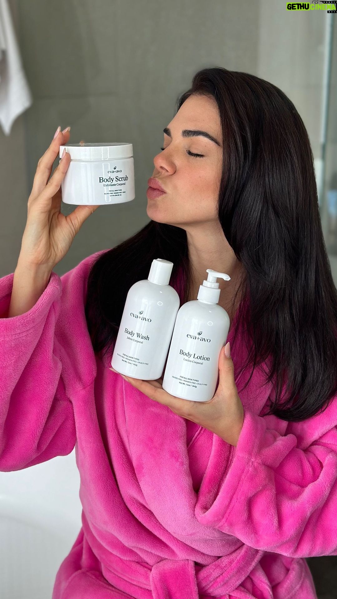 Livia Brito Pestana Instagram - Latina que se respeta baila y canta mientras se arregla🙈💃🏽 Y también cuidamos nuestro cabello con recetas de abuelitas o con @evaavobeauty que tiene ese secreto latino que pasa de generación en generación🥑 . ¡Amo este Leave-in-Cream!