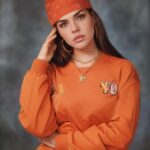 Livia Brito Pestana Instagram - 90’s style🩶 . . Wooow la AI😱 ¿cuál es su favorita? #ai #inteligenciaartificial #90s #teeneger #latina #photoshoot #trend #actriz #highschool