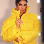 Livia Brito Pestana Instagram - A veces la tormenta no llega para ahogarnos, sino para hacernos florecer💛🌼💙