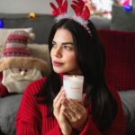 Livia Brito Pestana Instagram - Que estas navidades todos sus deseos se hagan realidad bebés🕯️❤️ Con mi velita #success de @evaavobeauty agradeciendo por mi 2023, por ustedes y pidiendo por un 2024 bonito🫶🏽
