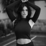Livia Brito Pestana Instagram - ¿Bebé, qué fue?…🖤 @alo @aloyoga #alo #aloyoga . . . 📸: @bryan.brambila